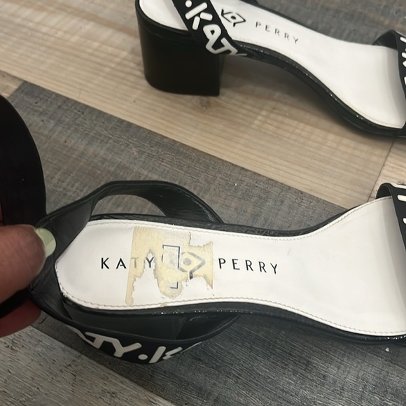 Katy Perry The IZZY Elastic Patent Heeled Sandals Black size 7M/37 Black White - Picture 7 of 11